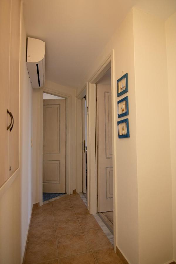 The Island House - Family Size Apt - Overlooking The Aegean - 3 Steps From The Beach Mochlos Exterior foto