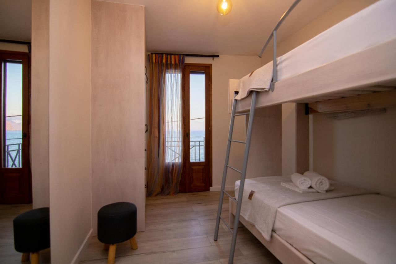 The Island House - Family Size Apt - Overlooking The Aegean - 3 Steps From The Beach Mochlos Exterior foto